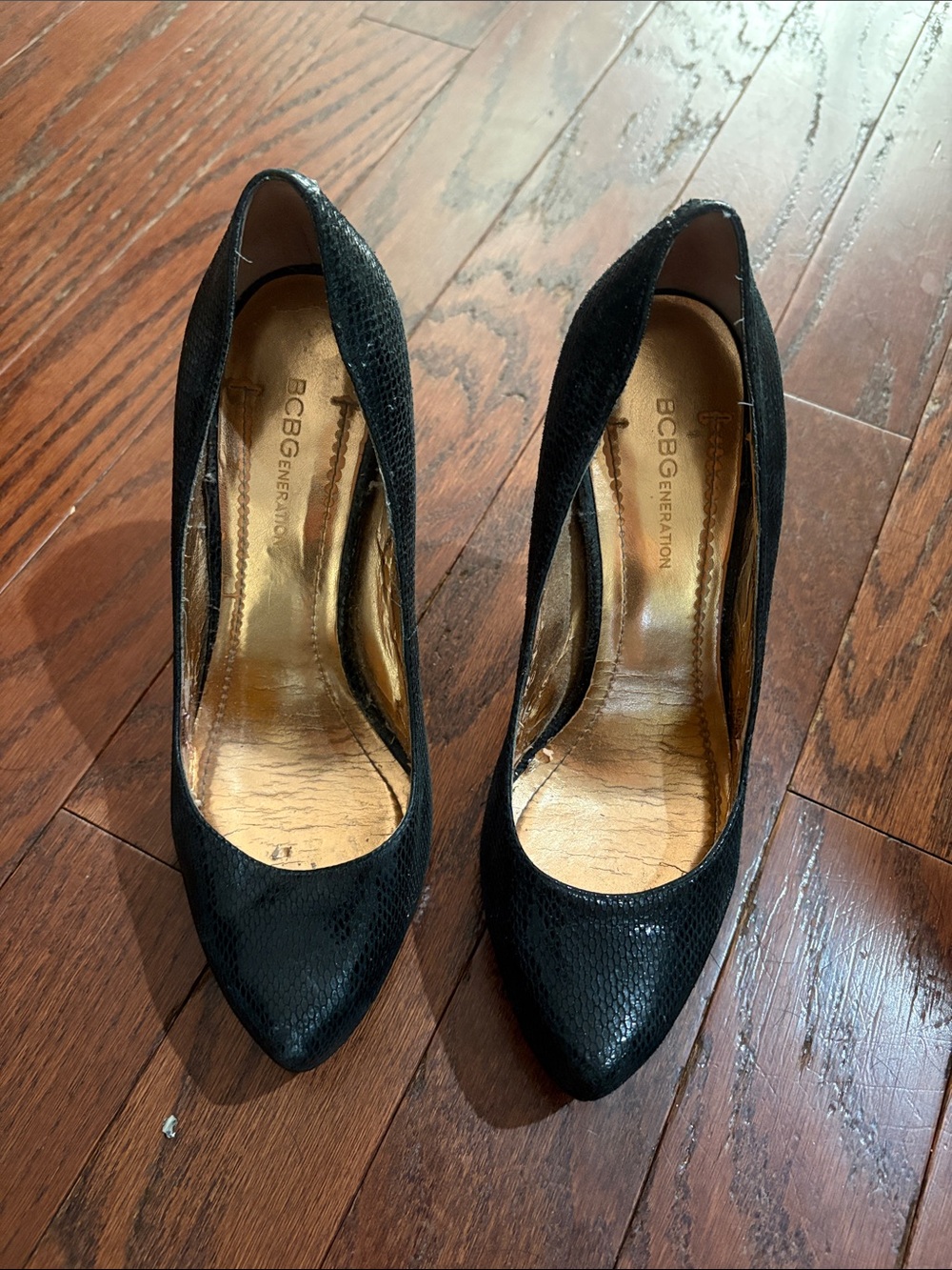 BCBGeneration Black Pointed-Toe Textured Pump Heels